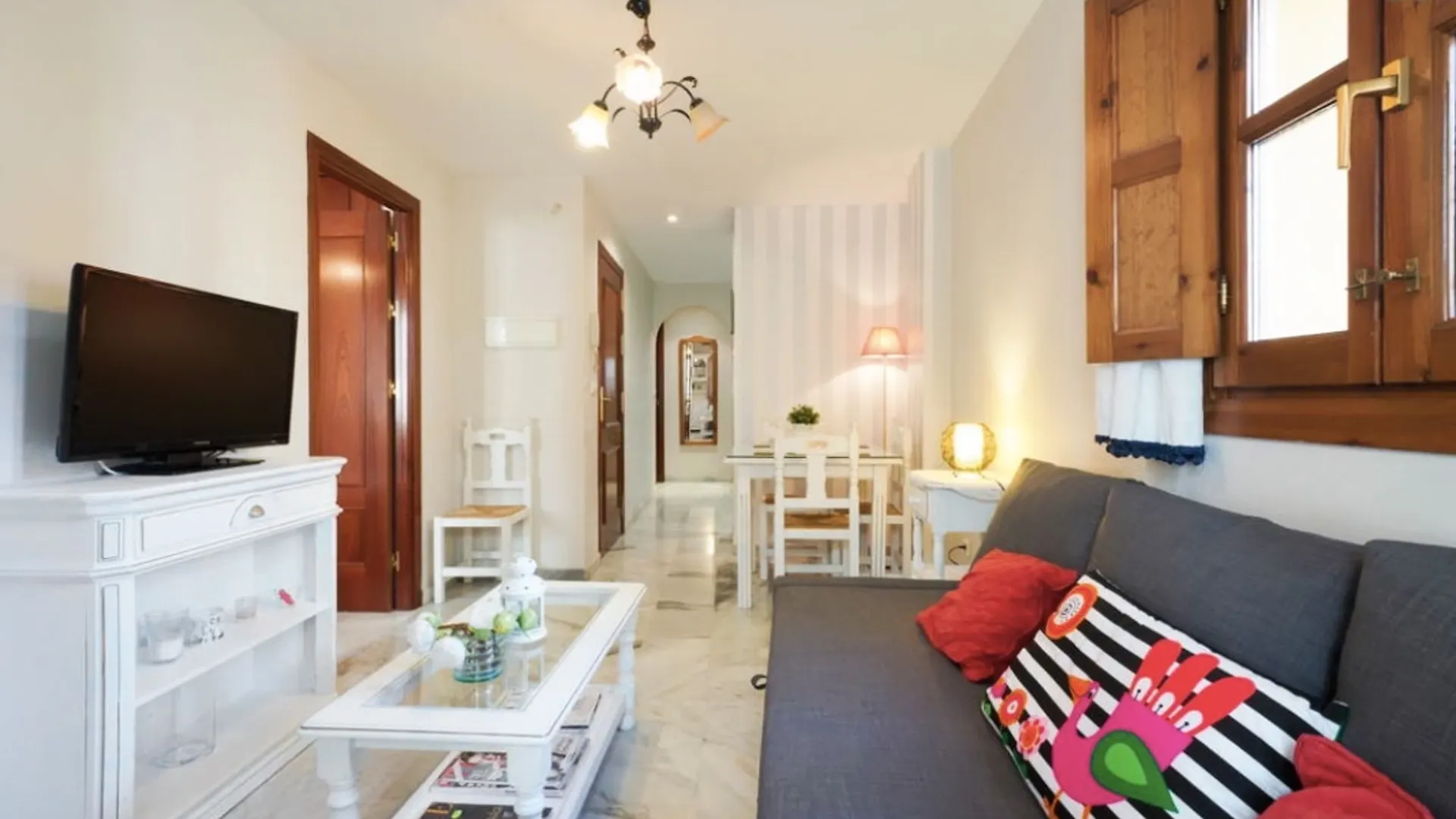 Апартаменты Sunny, 2-Bedroom House With Wifi In Central Granada 5 Minutes From All Испания