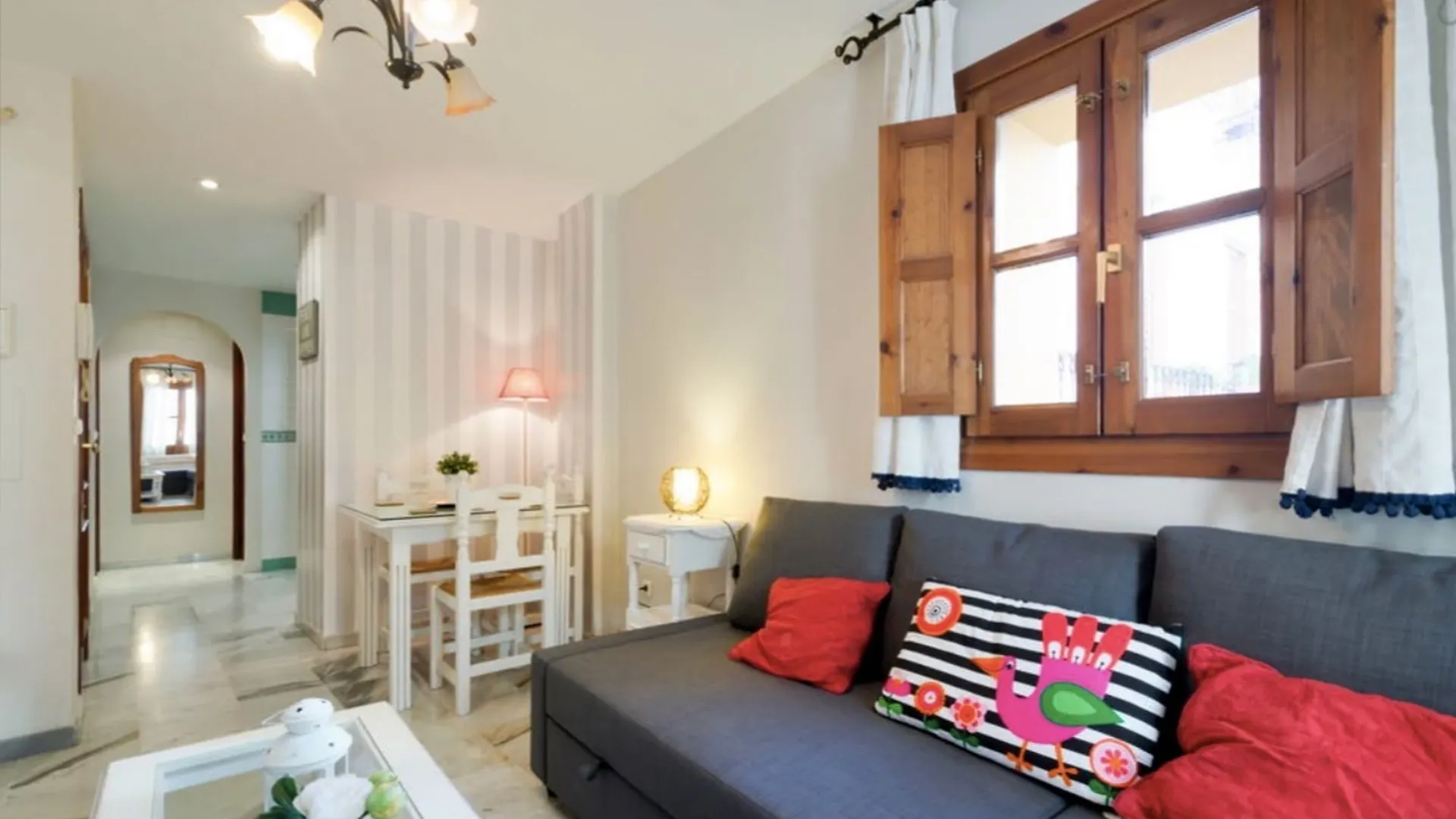 Sunny, 2-Bedroom House With Wifi In Central Granada 5 Minutes From All