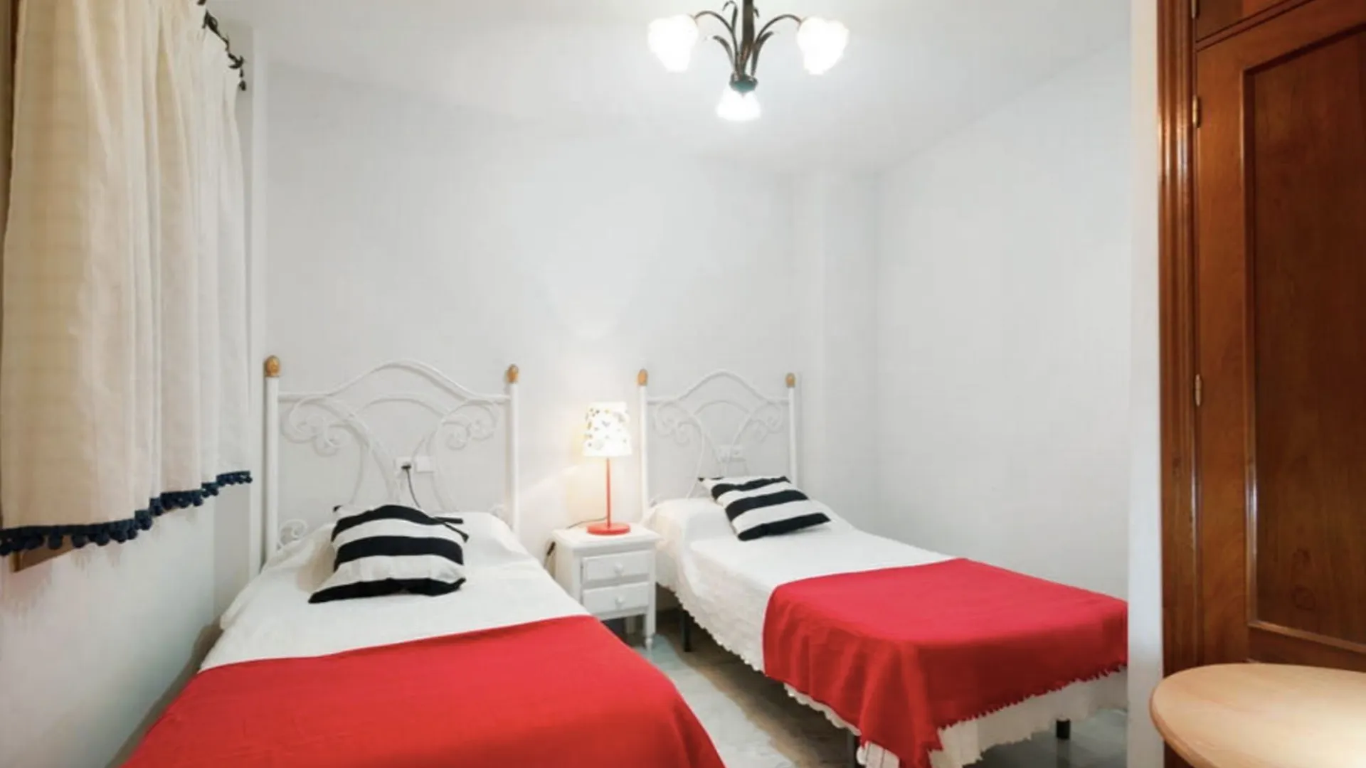 Sunny, 2-Bedroom House With Wifi In Central Granada 5 Minutes From All Апартаменты